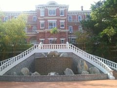 -香港大学