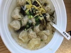 弄堂小馄饨-弄堂咪道-饭香·面香·馄饨香(汇锦广场店)