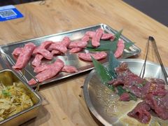 -青瓦餐厅·生鱼片·韩园烤肉(西塔店)