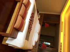 三亚亚龙湾华宇度假酒店(原三亚华宇皇冠假日酒)-三亚亚龙湾雅高美爵酒店