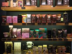 零售区-星巴克(宁波东门银泰店)