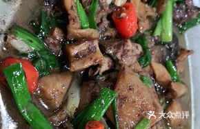 Stir-Fried Eel with Ginger and Scallion