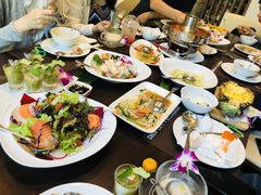 -Chom Cafe and Restaurant