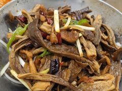 -鲁南仔·滕州炒鸡(经三路店)