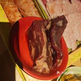 中午逛泉屋，随便进了一家店来吃东西。这家的牛肉很嫩