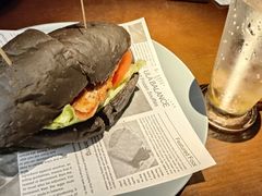 -卡普里披萨·牛扒·下午茶