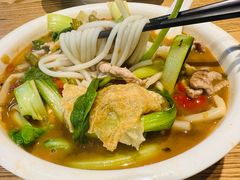 -牛八宝桂林米粉(八里庄店)