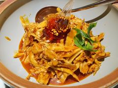 敲糖棒棒鸡-辛香汇·现炒川菜(淮海路百盛店)
