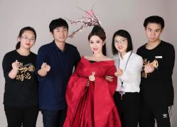 点击看大图 工作人员合影-盘子女人坊古装写真摄影(南京总店)