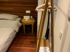 -两棵枇杷树