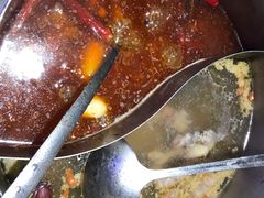 鸳鸯锅-蒙肥羊·酸汤潮牛·鲜牛肉火锅烤肉自助(岗顶店)