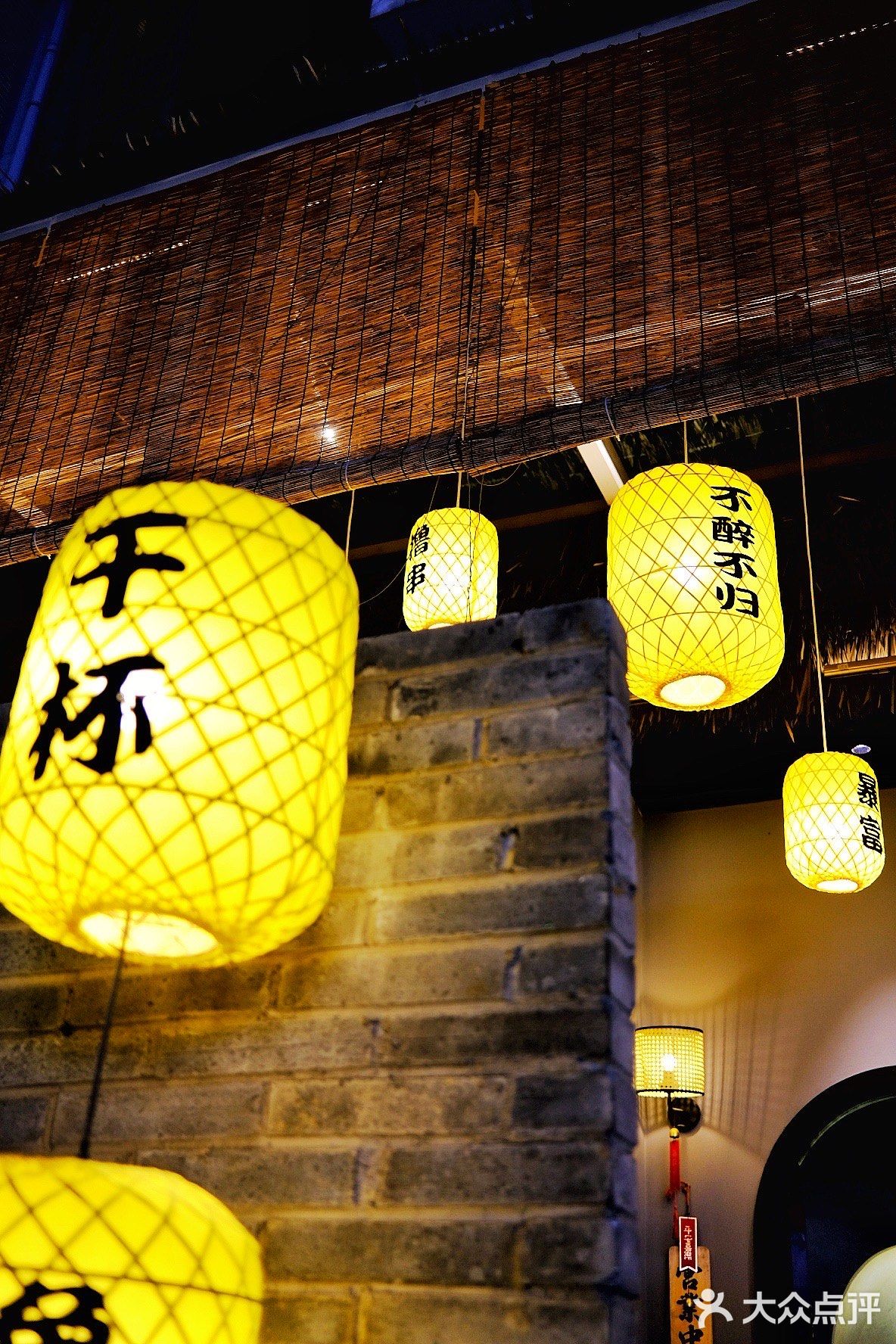这家氛围感中式bistro把我拿捏了