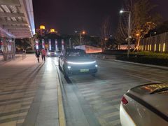 -理想汽车(世纪汇店)