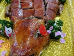 全体乳猪-天鲜阁·海鲜粤菜·33年老字号(石槎白云站店)