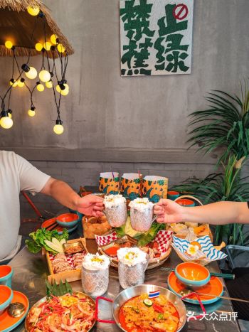 街头风泰巴适.泰式料理，好吃到飞起