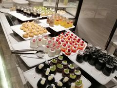 -飨食汇全日制餐厅·昆山皇冠假日酒店(九方店)