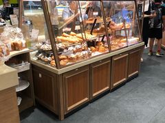 面包甜点陈列柜-山崎面包(静安久光店)