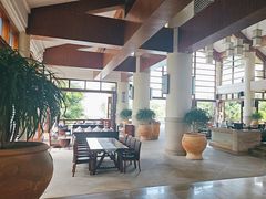 -亚龙湾喜来登·美景台大堂吧