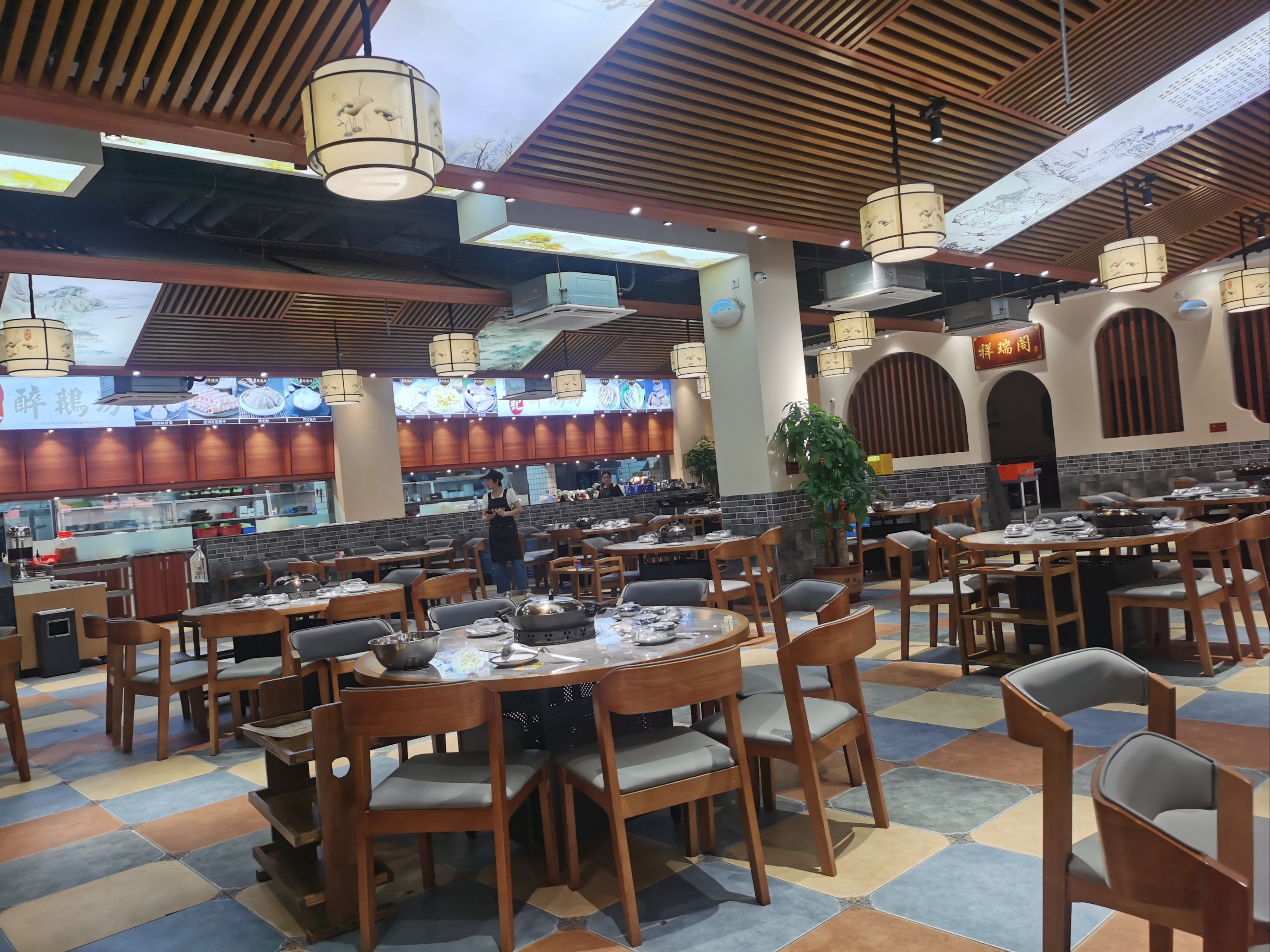 朋友推荐,很不错!环境很好～味道也不错