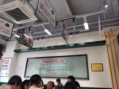大堂-晓彭肥肠鸡·泡椒鸡火锅(水木天地店)