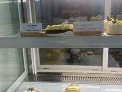面包甜点陈列柜-Ten Olives甜点