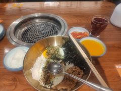 -明洞阿姨·韩式酱蟹烤肉·创意料理(三元桥店)