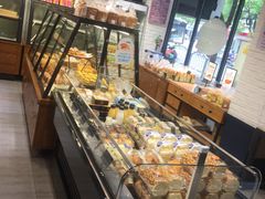 面包甜点陈列柜-爱焙乐·快乐烘焙(场联路店)