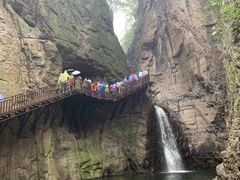 -龙潭大峡谷