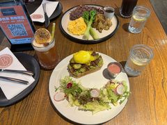 -BOURBON 玻本美式餐厅酒吧(虹桥新天地店)