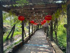 -雪山彩虹谷景区