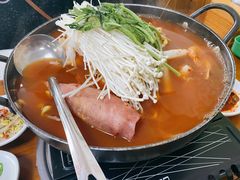 -亲昵春川鸡排(韩国美食街店)