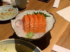 三文鱼刺身-初居食屋日式料理(万象城购物中心店)