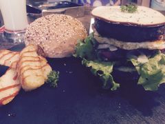 -HIGH FIVE哈福手工汉堡(桂林路店)