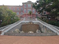 -香港大学