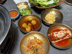 -草家酱蟹炭火烤肉店(珲春南路二店)
