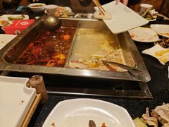 -百年川椒重庆老火锅(光谷店)