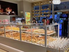 面包甜点陈列柜-好利来(乐堤港店)