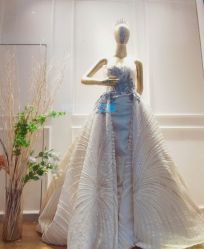点击看大图 -GRACE KELLY婚纱与礼服(北京店)
