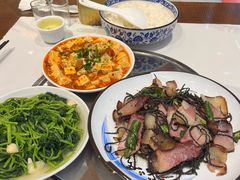 -乡土特色.冷锅鱼.牦牛肉汤锅