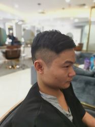 点击看大图 -八佰伴8008星级形象店