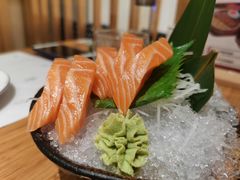三文鱼刺身-小句号·精致料理(江南环球港店)