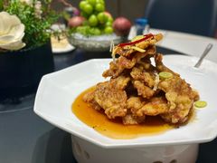 -鞍山大白鲨美食酒店