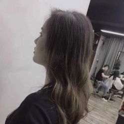 -镁连社·美联社