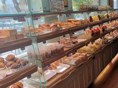 面包甜点陈列柜-新侨三宝乐面包店(崇文门店)
