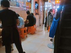 -松树干拌面店
