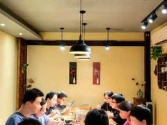 -小草屋轰趴馆别墅派对新场团建家庭聚会