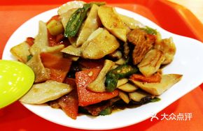 Bamboo Mushroom and Green Pepper Stir-Fry with Pork