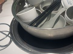 -洪氏嗨捞·广东猪肚鸡·椰子鸡火锅(西咸万象城店)