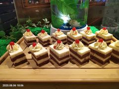 -梅园国际大酒店·自助餐厅(光明港店)