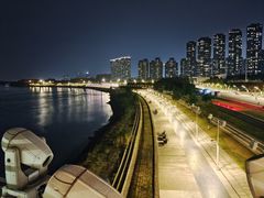 -南京眼步行桥